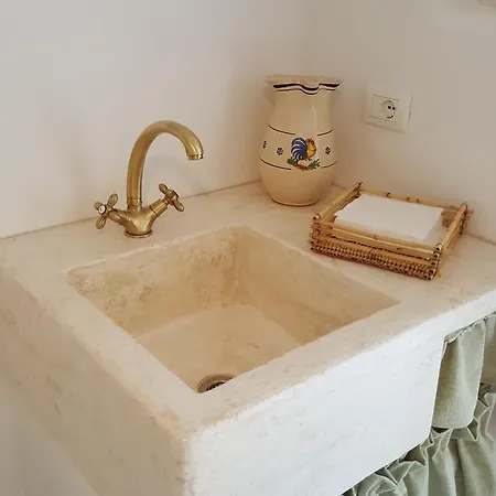 Masseria Trulli Sull'aia ベッド・アンド・ブレックファスト チステルニーノ