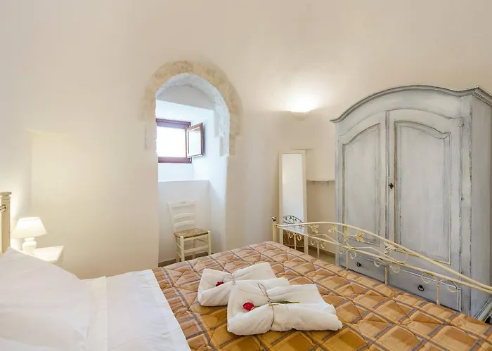 Masseria Trulli Sull'aia 住宿加早餐酒店 奇斯泰尼诺